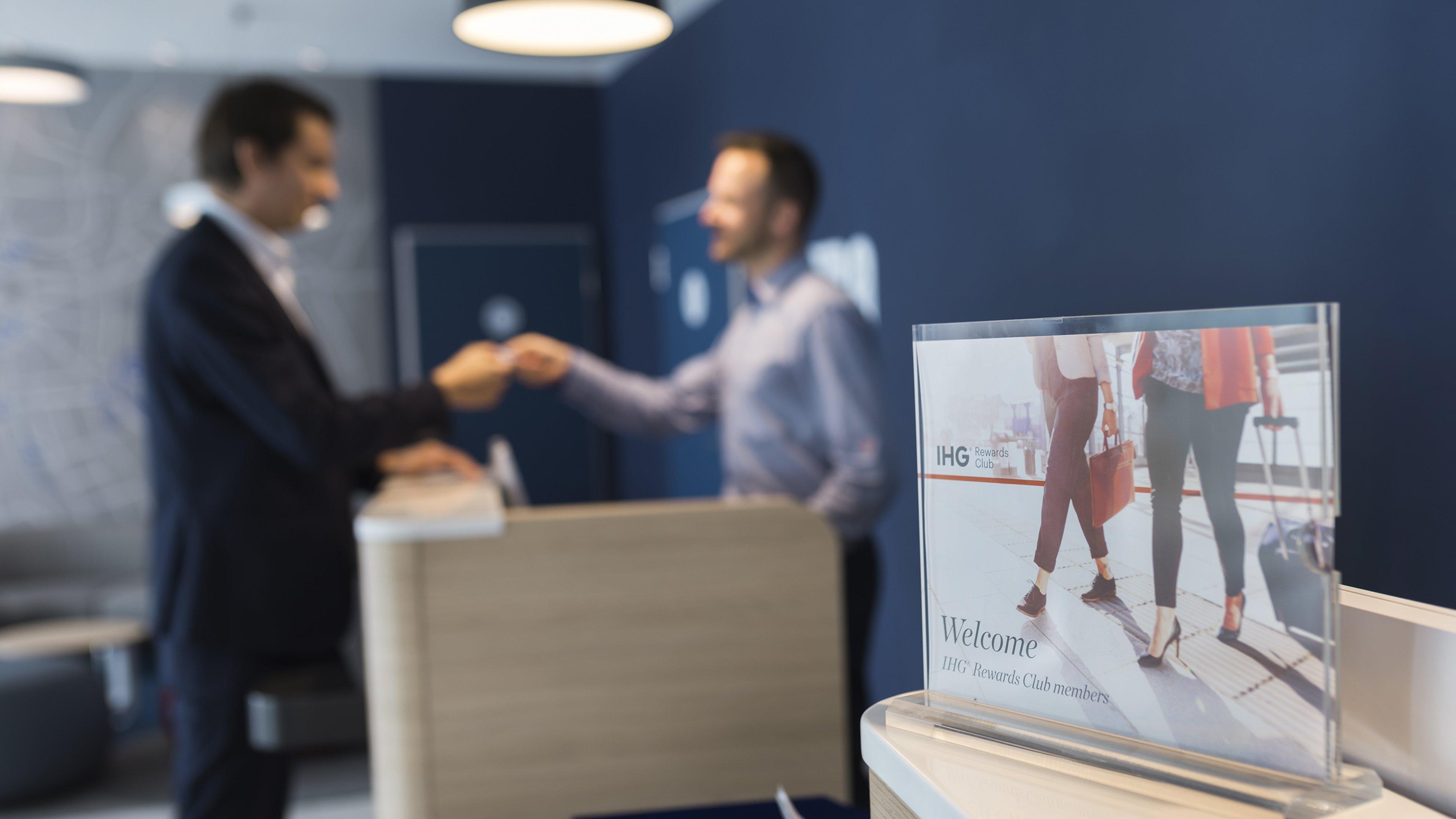 Holiday Inn Express - Wiesbaden By Ihg Экстерьер фото